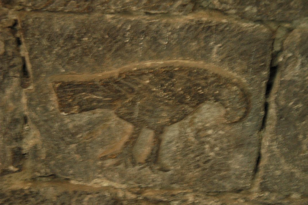 Materials reutilitzats al mur sud de l'església de Sant Fèlix de Vilac