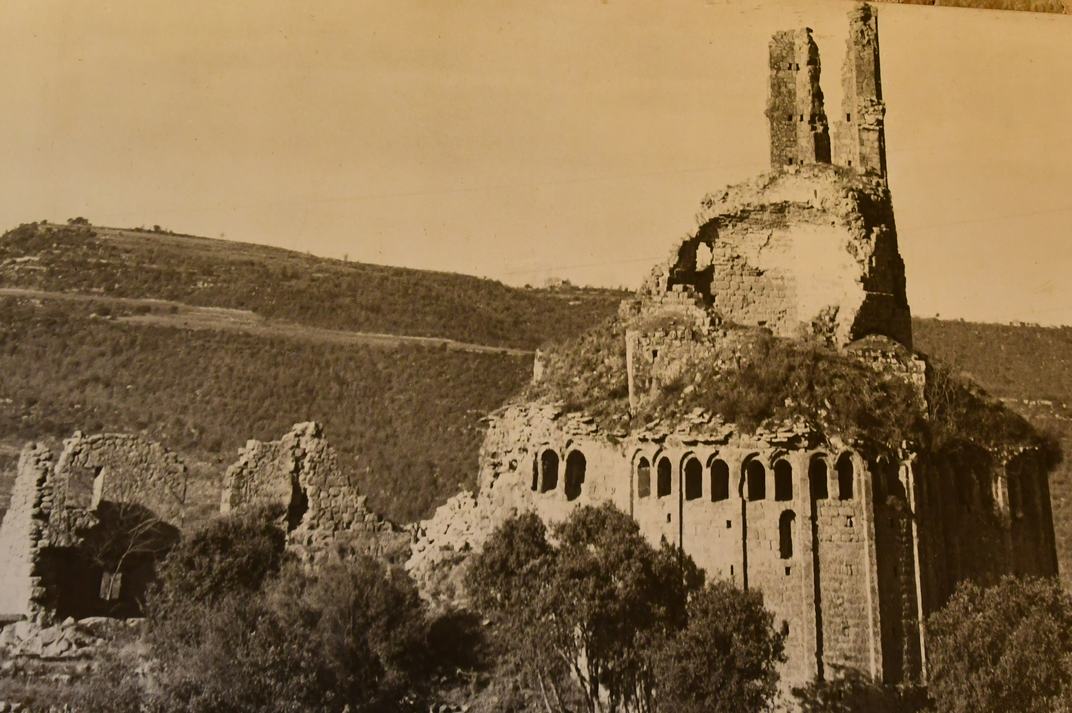 Imatges antigues de l'església-canònica de Sant Pere de Ponts