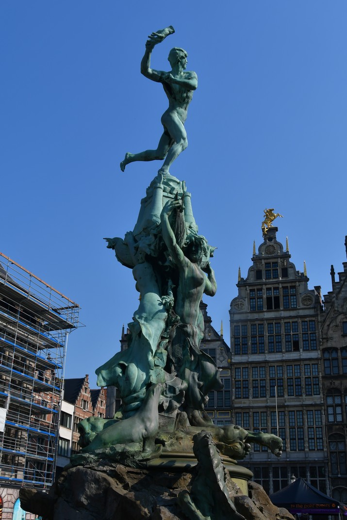 Font de Bravo de la plaça del Mercat Gran d'Anvers