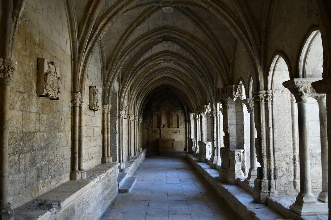 Galeria sud del claustre de la primacial de Sant Tròfim d'Arle