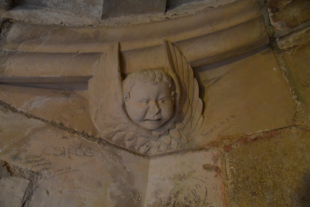 Representacions grotescas de la torre nord de la Catedral de Bourges