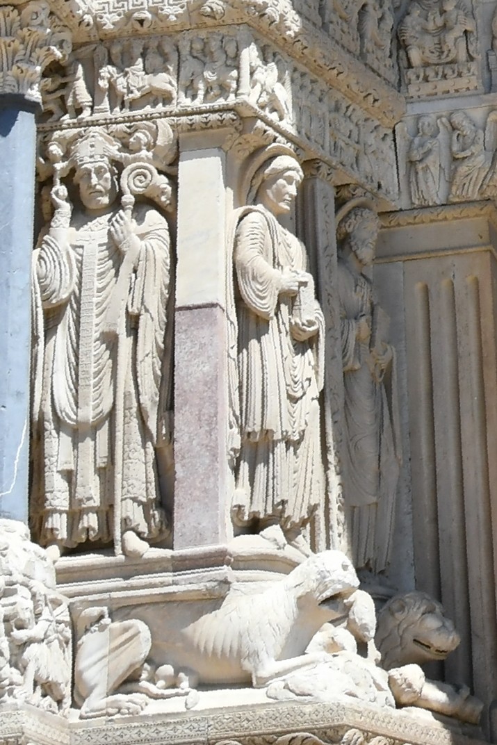 Sants Tròfim, Joan i Pere del portal de la primacial de Sant Tròfim d'Arle
