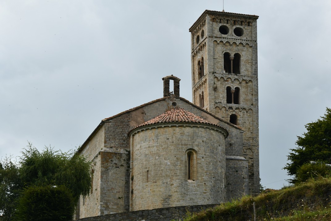 Absis de l'església de Santa Cecília de Molló