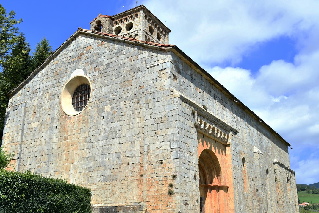 Església de Santa Cecília de Molló
