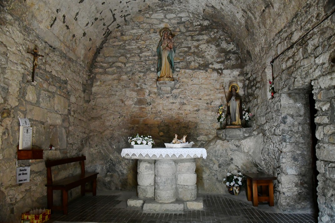 Nau de l'església de la Pietat de la Roca de Pelancà de Vilallonga de Ter