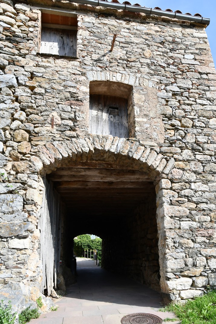 Portal de la Roca de Pelancà de Vilallonga de Ter