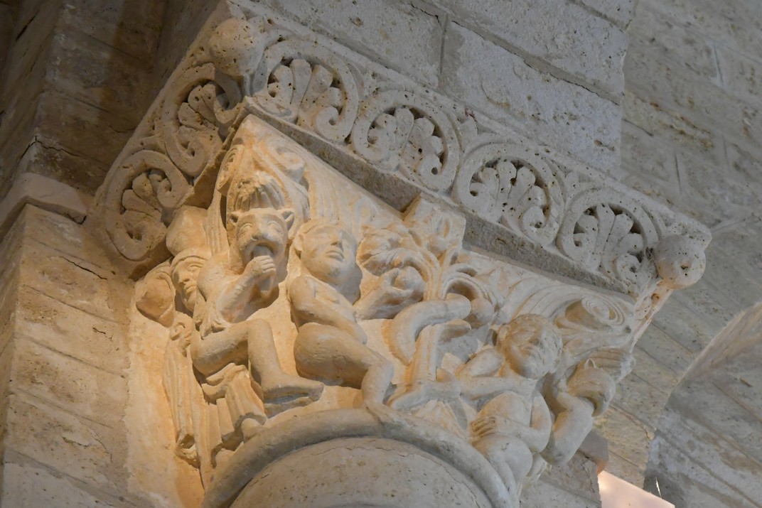 Capitells historiats de l'església de Sant Martí de Tours de Frómista