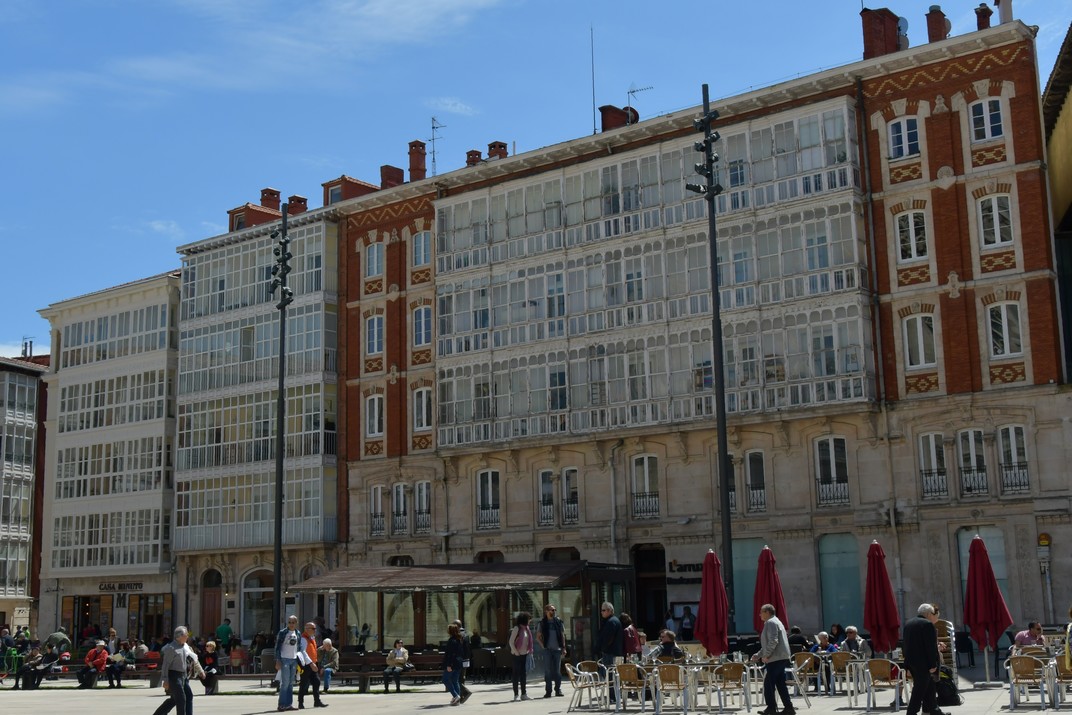 Edificis de la plaça del Rey San Fernando de Burgos
