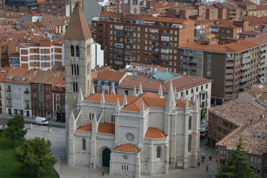 Església de Santa Maria de L'Antiga des de la torre de la Catedral de Valladolid