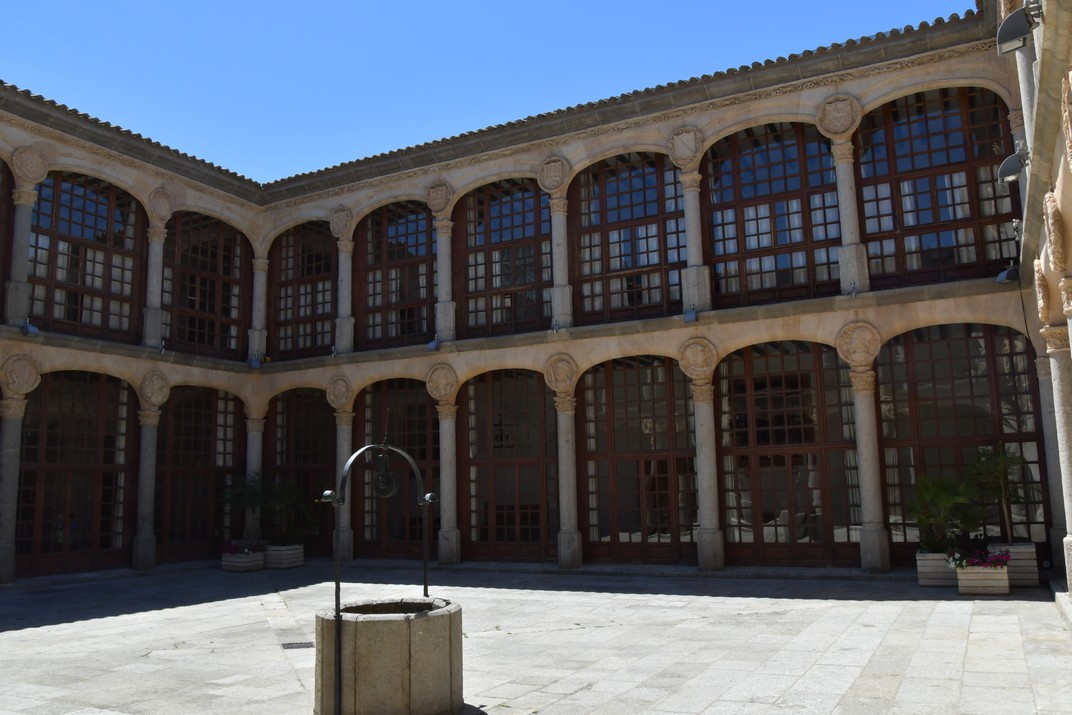 Pati interior del palau dels comtes d'Alba i Aliste de Zamora