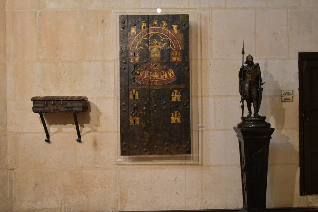 Porta de l'Arxiu de la sala de Poridad de l'arc de Santa Maria de Burgos