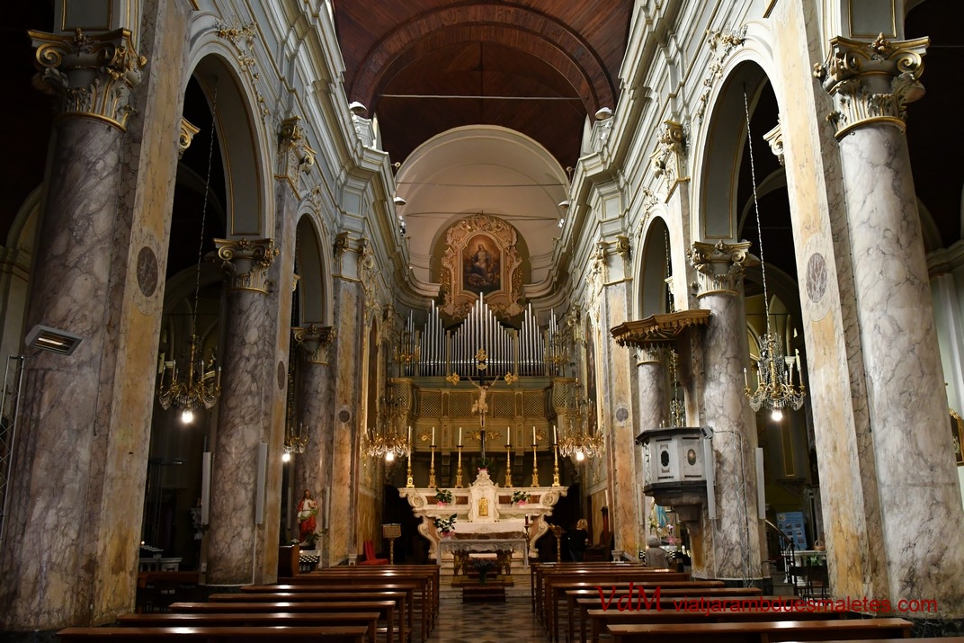 Interior de l'església de Santa Maria dels Àngels de Sanremo