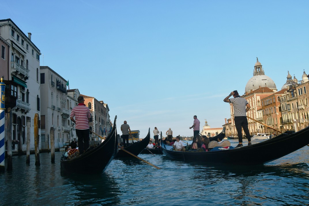 Passeig en góndola pel Gran Canal de Venècia