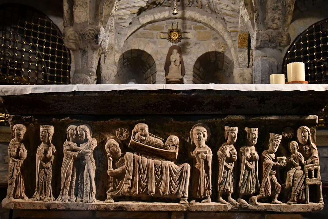 Frontal del sarcòfag de sant Ramon de la Catedral de Sant Vicent i Sant Valeri de Roda d'Isàvena