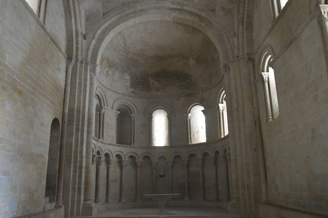 Nau de l'església de Sant Pere del castell de Loarre