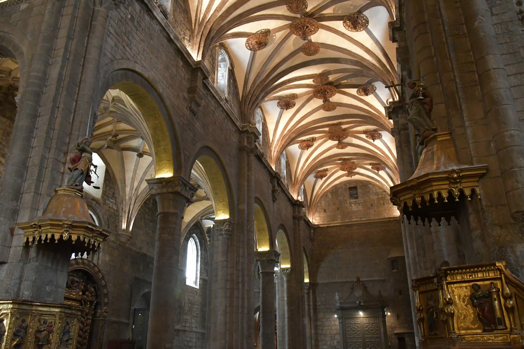 Naus laterals i púlpits de la Catedral de Sant Pere de Jaca