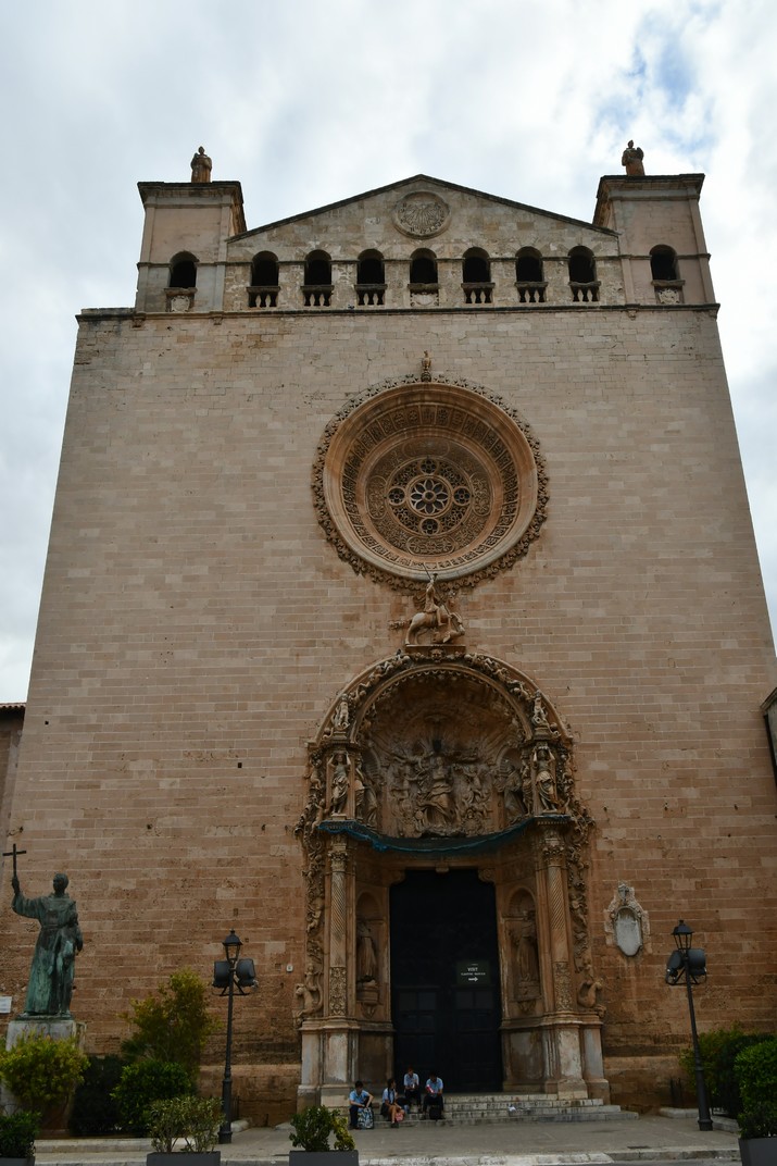 Façana principal de la basílica de Sant Francesc de Palma