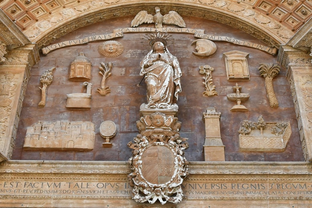 La Immaculada Concepció de la façana de ponent de la Catedral de Santa Maria de Palma