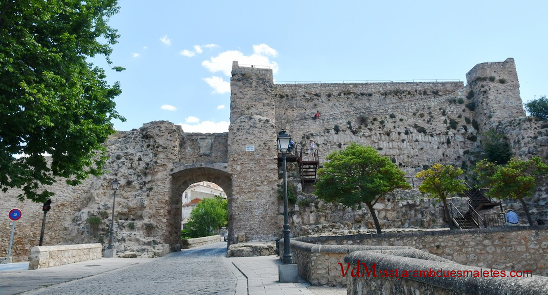 Castell i porta de Bezudo de Conca