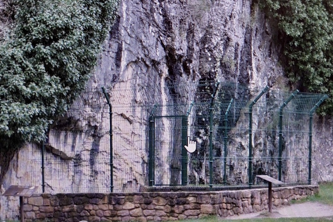 Abric de La Fenellassa de la ruta de les passarel·les del Parrissal de Beseit