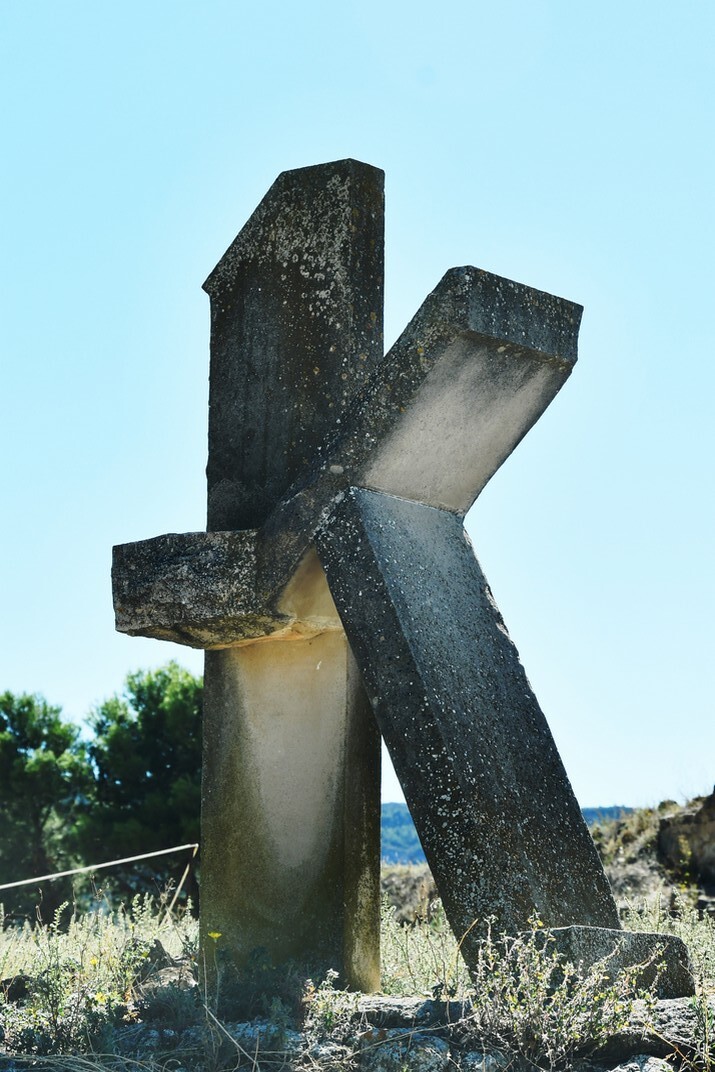 Lletra K de F. Xavier Solé i Borràs de l’Abecedari de la Llibertat del Poble Vell de Corbera d’Ebre.