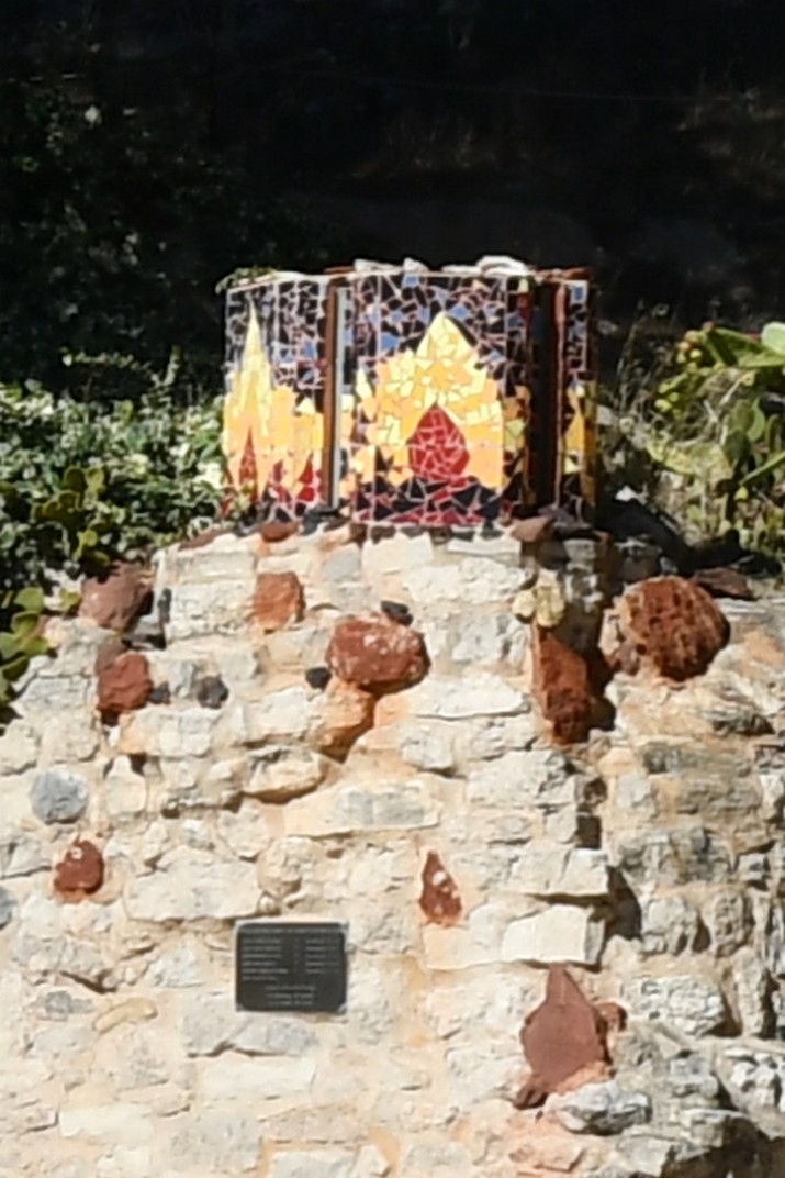 Monument a la Flama Permanent del Poble Vell de Corbera d'Ebre
