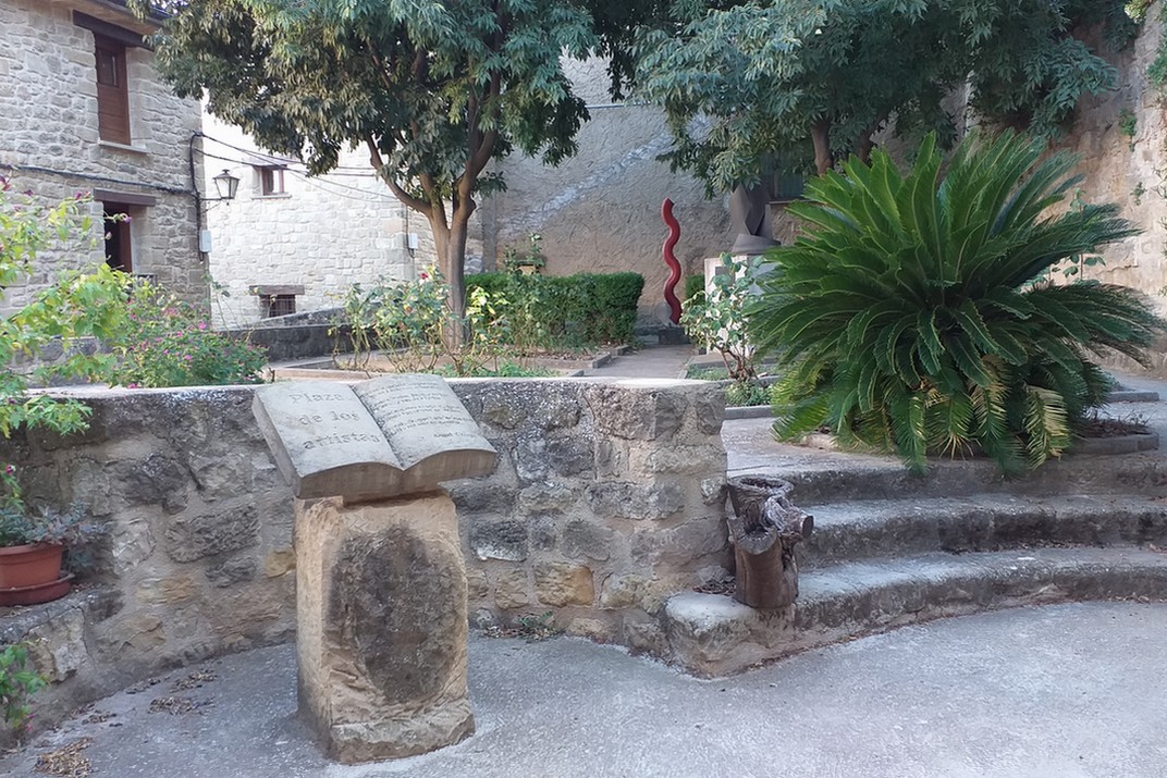 Plaça dels Artistes de Calaceit