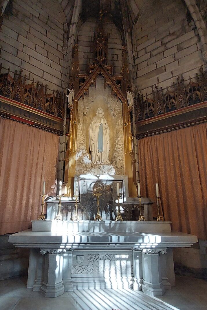 Capella de la Mare de Déu de Lorda del claustre de la Catedral de la Santa Creu i Santa Eulàlia de Barcelona