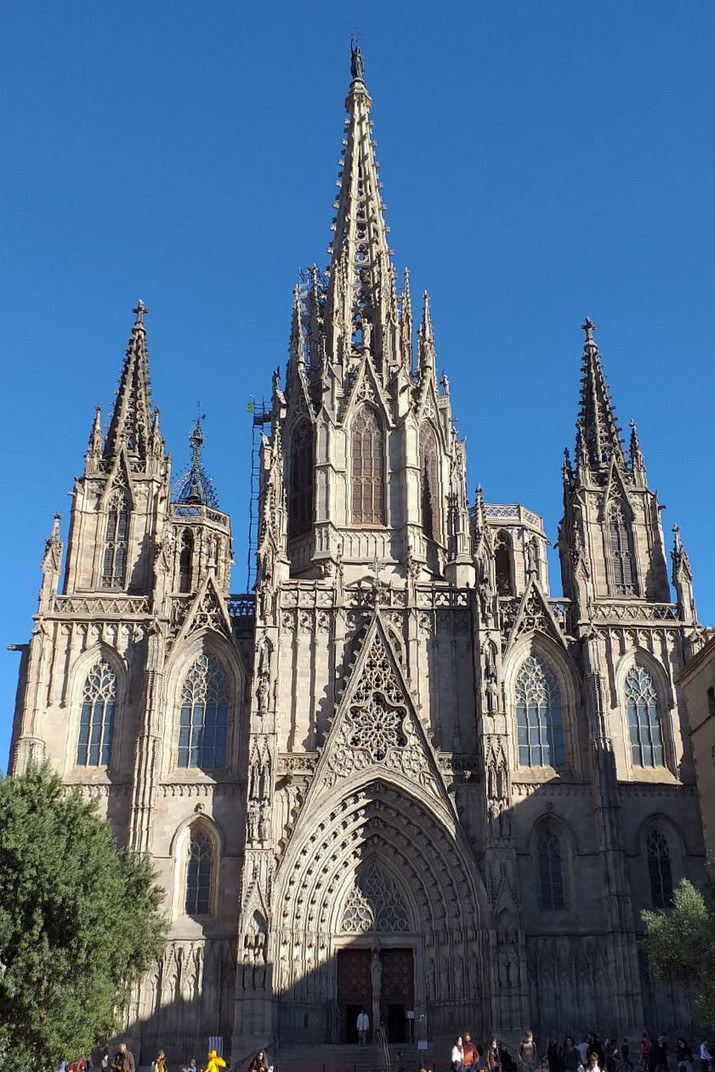 Façana principal de la Catedral de la Santa Creu i Santa Eulàlia de Barcelona