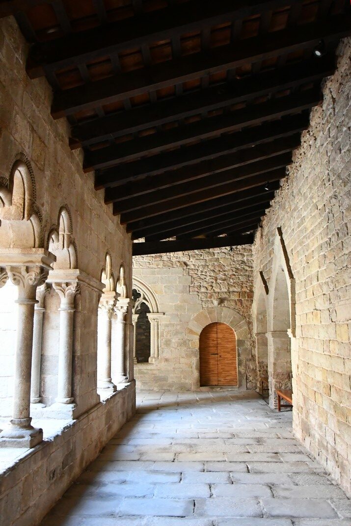 Embigat de les galeries del claustre del monestir de Sant Pau del Camp de Barcelona