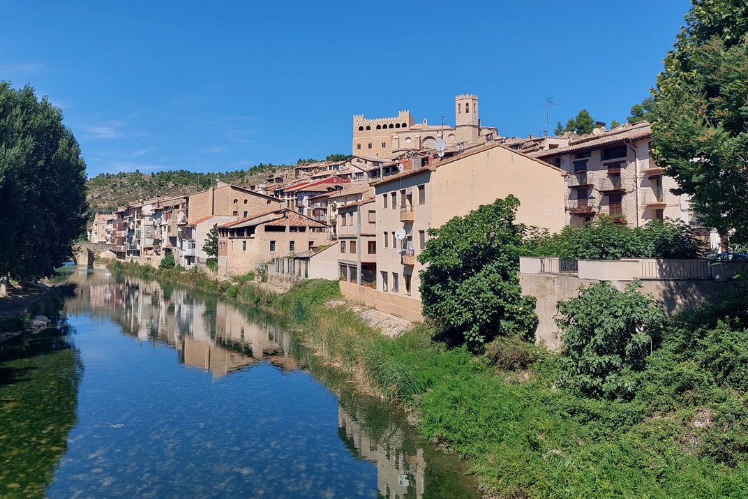 Visites per la comarca del Matarranya de la província de Terol de la comunitat d'Aragó - Riu Matarranya al seu pas per Vall-de-roures=
